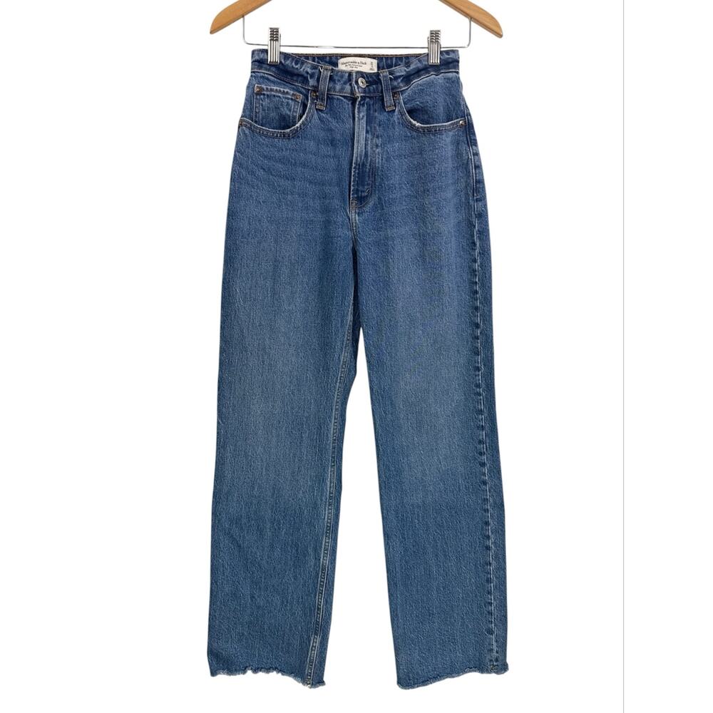 Abercrombie The 90s Relaxed Jean Curve Love High Rise Raw Hem Blue Wash 25 / 0R - Picture 2 of 11